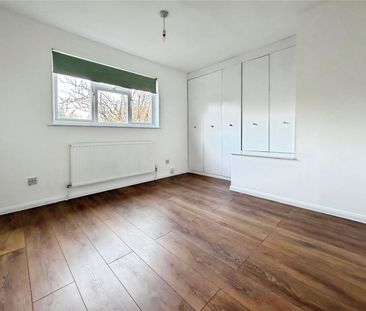 Pinewood Close, Borehamwood, Hertfordshire, WD6 5NU - Photo 1