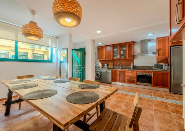 FOR RENT: SPACIOUS AND ELEGANT 4-BEDROOM BUNGALOW FOR LONG TERM