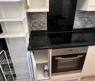 1 Bed Flat, Hampton House, SO14 - Photo 5