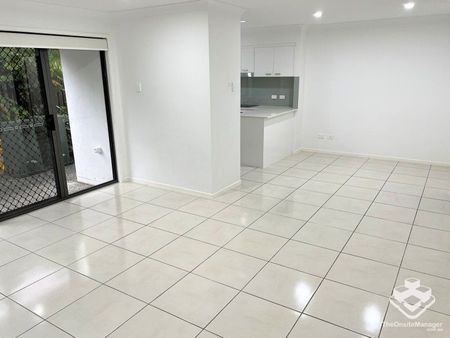 Modern 3 Bedroom Townhouse Available From 21/01/2025 - Photo 3