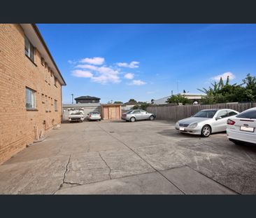 2/16 Tulloch Street, Deer Park, Vic 3023 - Photo 5