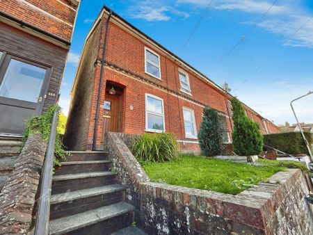 2 bedroom end of terrace house to rent - Photo 5