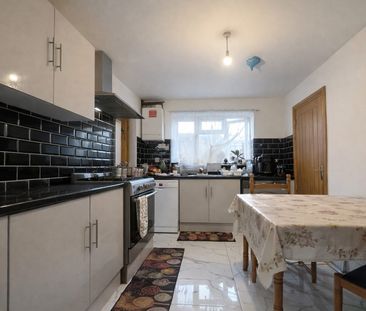 Spearing Road, High Wycombe, Buckinghamshire, HP12 3JR - Photo 6