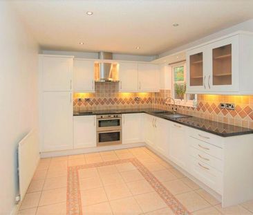4 bedroom detached house to rent - Photo 6