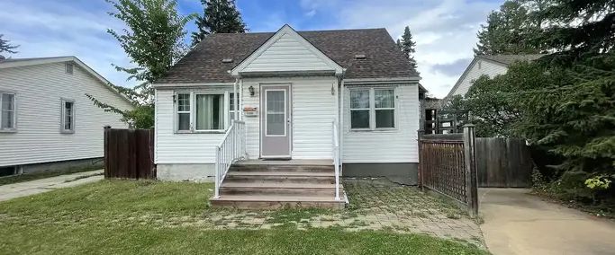 4 Bedrooms 2 Bathroom Single House in McKernan | 11332 73 Avenue Northwest, Edmonton - Photo 1