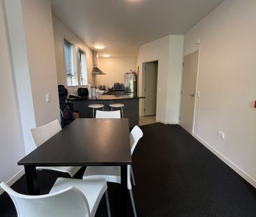 One bedroom with own ensuite - Photo 1