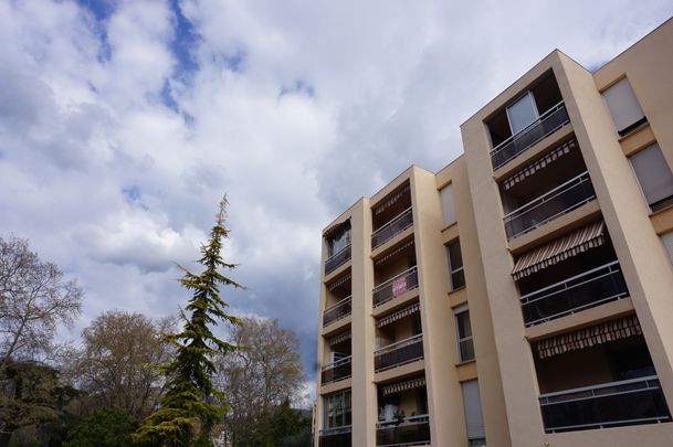 Appartement 1 pièce(s) 31.9 m² - Photo 1