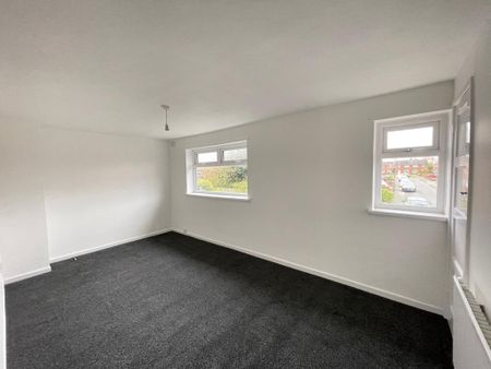 2 bedroom semi-detached house to rent - Photo 4