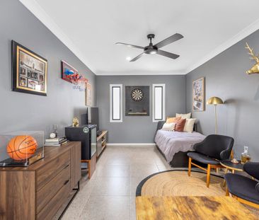 Stylish, Spacious & Completely Renovated – Varsity Lakes Living at ... - Photo 5