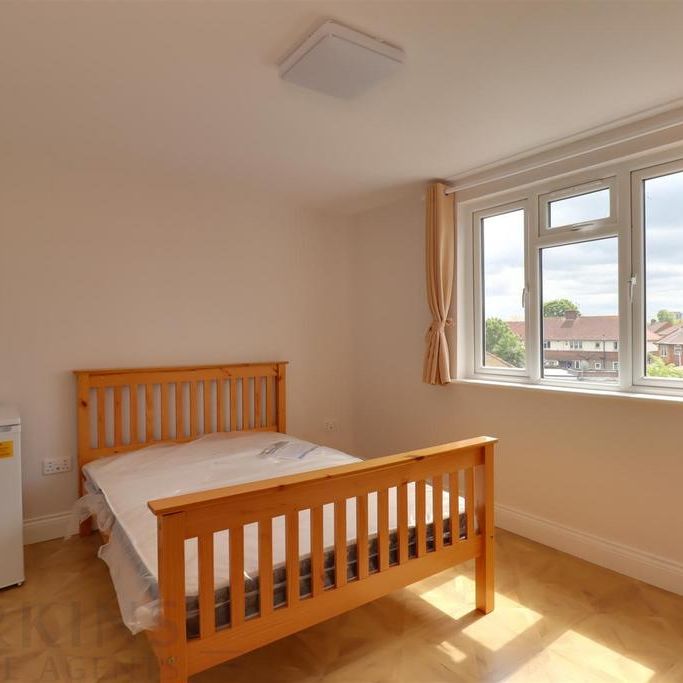 1 bedroom in a house share to rent - Photo 1