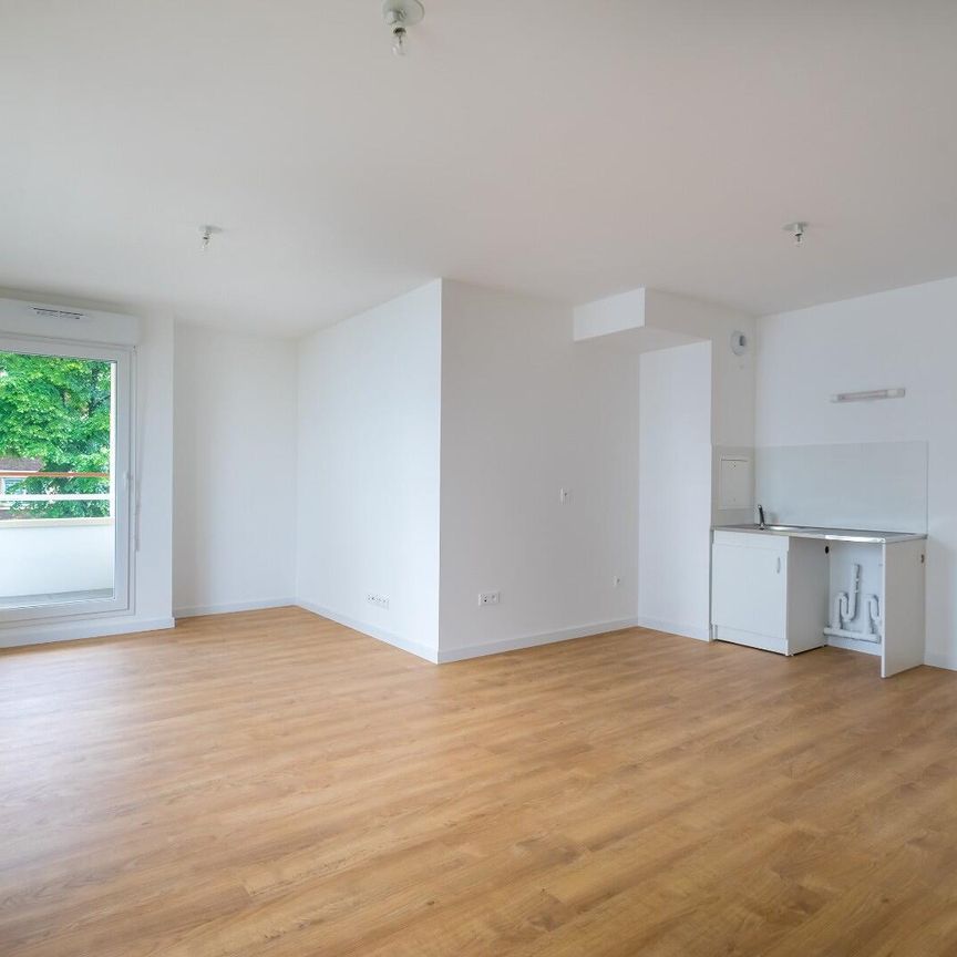 location Appartement T3 DE 63.5m² À COLOMBES - Photo 1