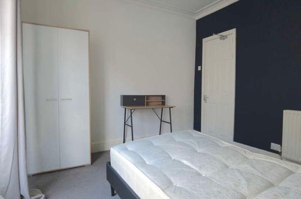 St. Andrews Street - Offer Below!!!, LN5 - Photo 1
