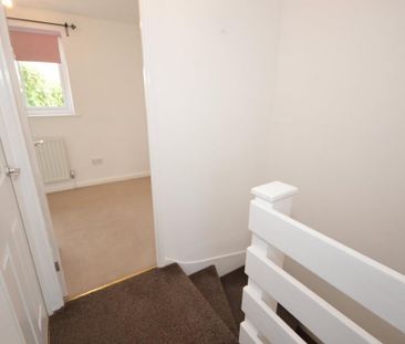 2 bedroom end of terrace house to rent - Photo 5