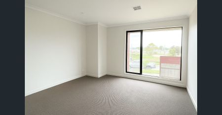Brand New Spacious Family Home in a Prime Warragul Location - Photo 5
