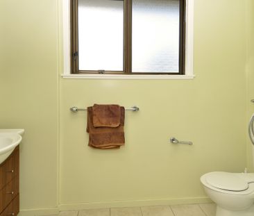 Perfect for a small family - 2 Bedrooms Plus 2 room Utility - Great... - Photo 3