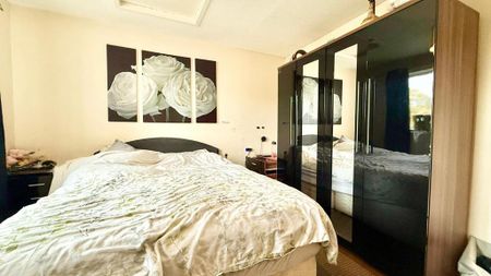 4 bedroom terraced house to rent - Photo 5