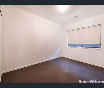 38 Quattro Avenue, Cranbourne East, VIC 3977 - Photo 3