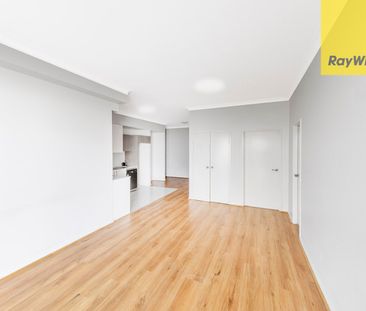 Conveniently Located - Photo 2