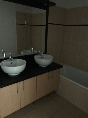 Location Appartement 3 pièces 66m² AMBARES ET LAGRAVE 33440 - Photo 1