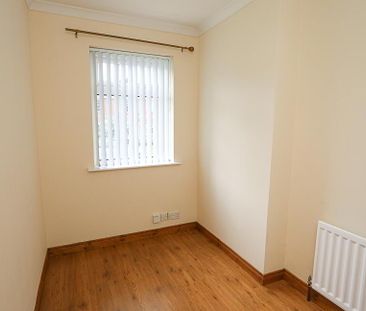 16 Manor Avenue, Bangor, BT20 3NG - Photo 4