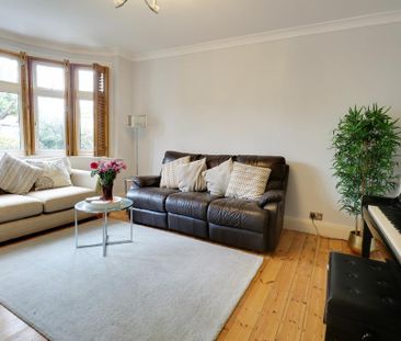 4 bedroom end of terrace house to rent - Photo 2