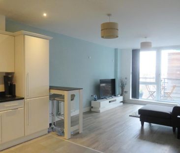 High Street - Photo 4