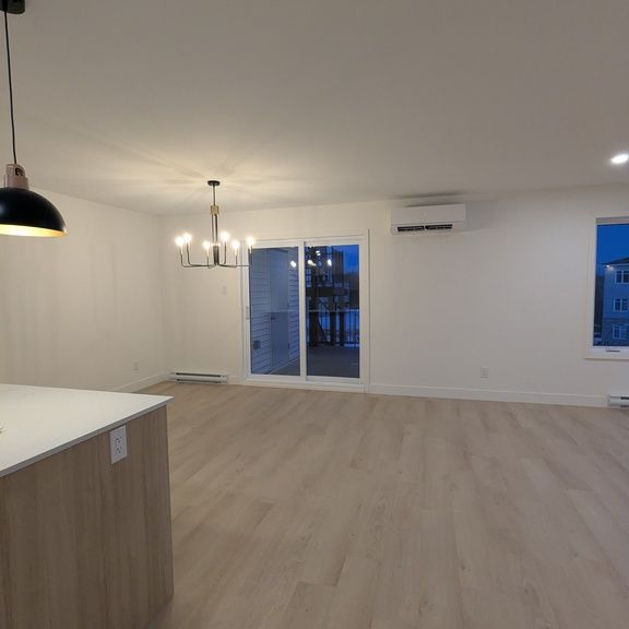 5 1/2 MAINTENANT OU JUILLET - 1238$ - Photo 1