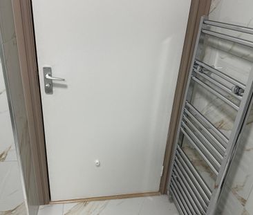 Old Kenton Lane, LONDON - Photo 1