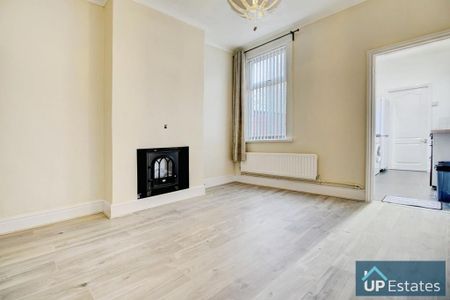 2 bedroom end of terrace house to rent - Photo 5