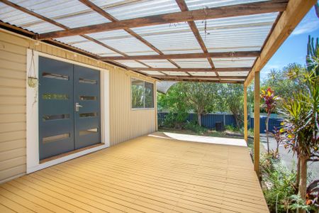 freshly renovated three-bedroom home - Photo 5