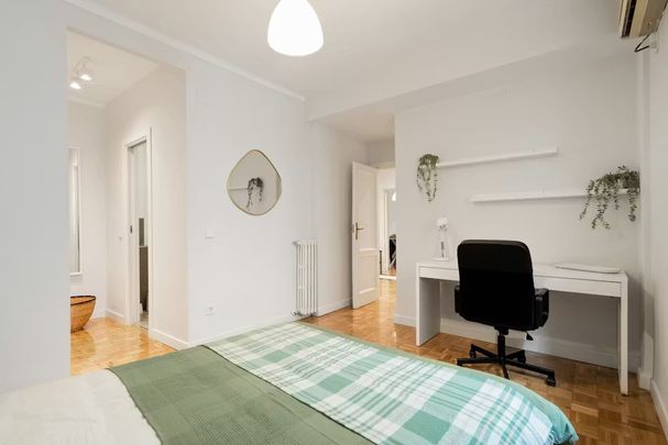 Calle del Duque de Sevilla, Madrid, Community of Madrid 28002 - Photo 1