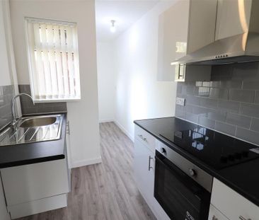 3 bedroom terraced house to rent - Photo 5