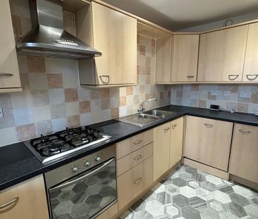 2 bedroom apartment to rent - Photo 3