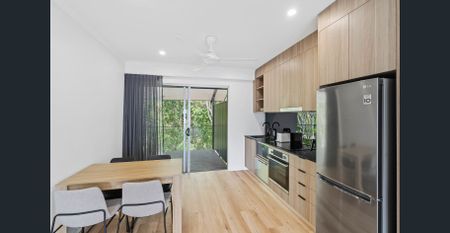 Furnished, modern, two bedroom apartment - Photo 5