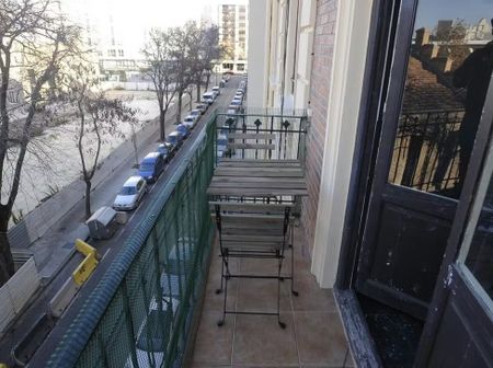 Carrer Naturalista Rafael Cisternes, Valencia, Valencian Community 46010 - Photo 4