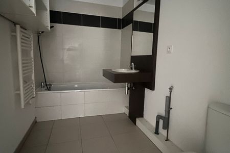 À louer Bel appartement T3 de 69 m2 dans résidence sécuris - Photo 2
