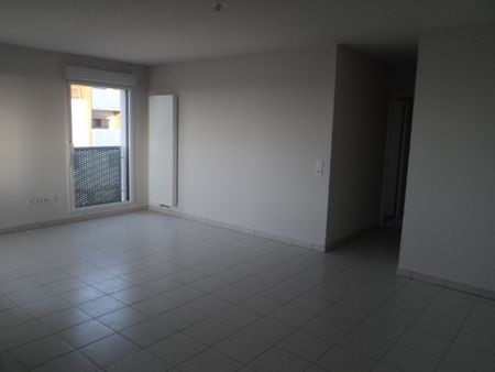 Location Appartement 3 pièces 69m² - Photo 2