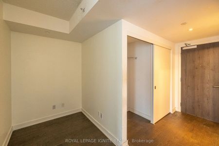 25 Richmond Street E #1813 - Photo 2