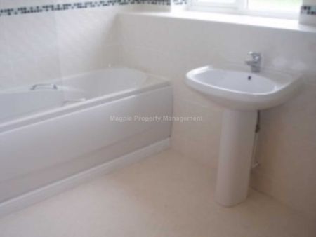 Price £1,250 pcm - Available 16/01/2026 - Unfurnished - Photo 5