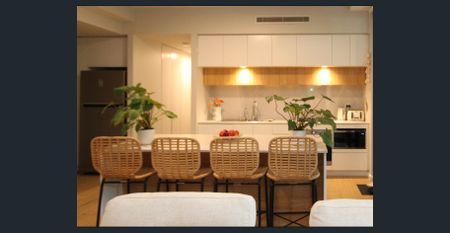 Fully Furnished Two-Bedroom Ground Floor Apartment - Photo 4