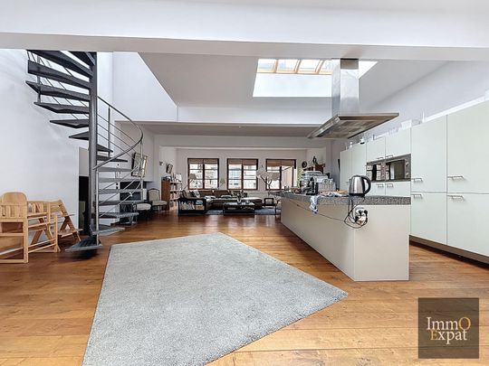 Appartement à louer 2 chambres 160 m², 2000 € - Photo 1