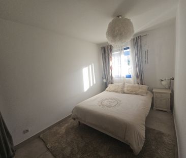 Location Appartement 2 pièces 48m² ST DENIS 97400 - Photo 5