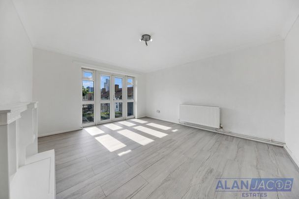 3 bedroom flat to rent - Photo 1