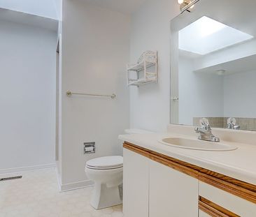 For Lease - 3586 Italia Crescent, Mississauga, Ontario - Photo 1