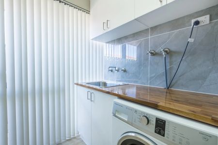 Family home in Port Kennedy Beach Estate - 10 Month lease only. - Photo 5