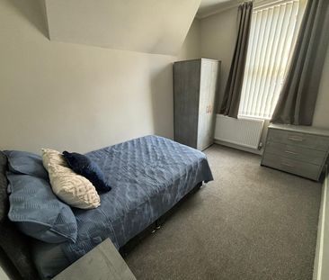 Room 1, 80 Alexandra Road, Balby - Photo 1