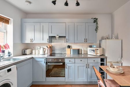 1 bedroom semi-detached house to rent - Photo 4
