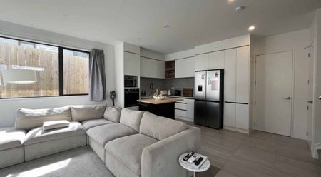 BIG 3 Bedroom - Photo 3