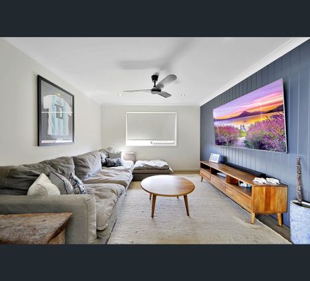 12 Kirkwood Street, Branyan, Qld 4670 - Photo 3