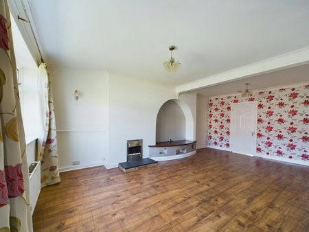 Semi-detached house to rent on - Photo 2
